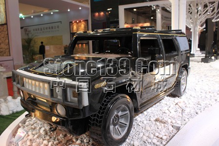 廈門展會創(chuàng)意石材打造的悍馬汽車