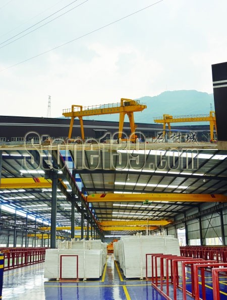 貴州金石石材加工項目廠區(qū)內(nèi)外景(倉房和大板市場)