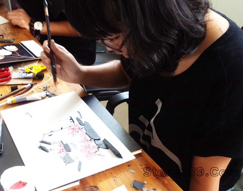 廈門理工學院：創作團隊點“石”成畫變廢為寶