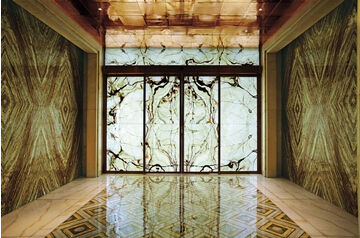 今年的展會除邀請國內(nèi)外企業(yè)，主辦方還將邀請國際知名設(shè)計師出席石材設(shè)計論壇，共同探討裝修市場發(fā)展。作為全國百名優(yōu)秀室內(nèi)建筑師、中國室內(nèi)設(shè)計十大年度人物之一的著名設(shè)計師梁建國，將在會上作為代表發(fā)表主題演講。