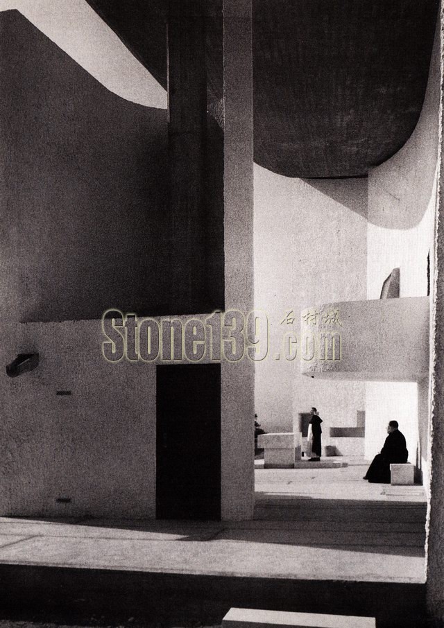 201507231357331885.jpg 全世界20座因石材而生輝的最美教堂