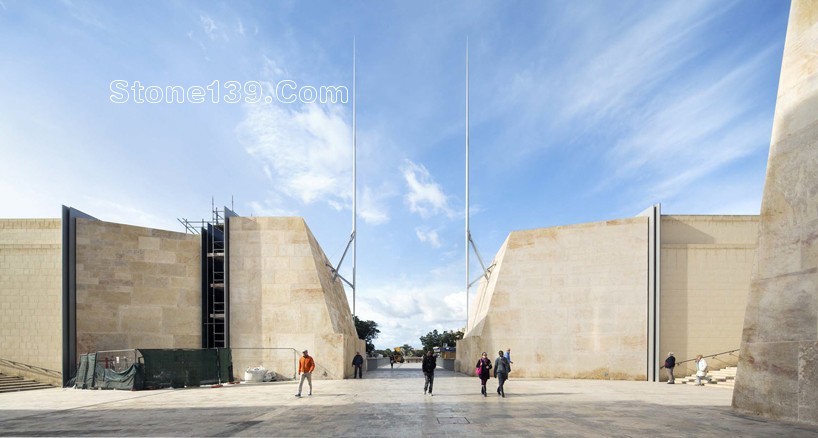 倫佐·皮亞諾設計的“城市之門”項目接近收尾:鏤空石材立面吸睛 倫佐·皮亞諾設計的“城市之門”項目接近收尾:鏤空石材立面吸睛