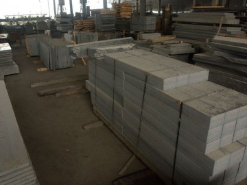 芝麻黑常規(guī)石材厚板機切面