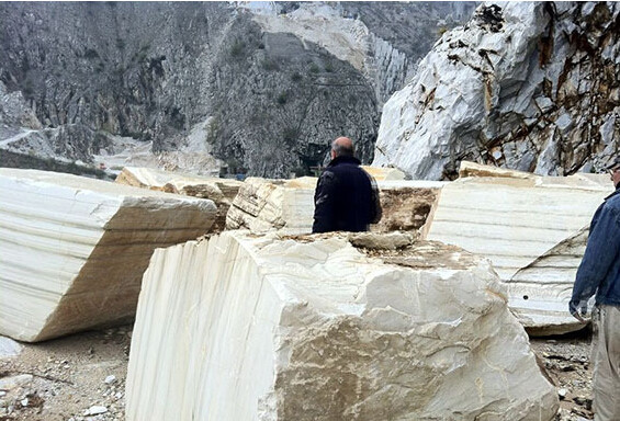 古典壁爐中石材的設計與運用