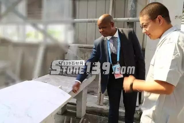 廈門金磚會議特派代表團到高時集團和萬里石股份參觀考察