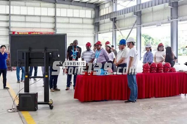 廈門金磚會議特派代表團到高時集團和萬里石股份參觀考察