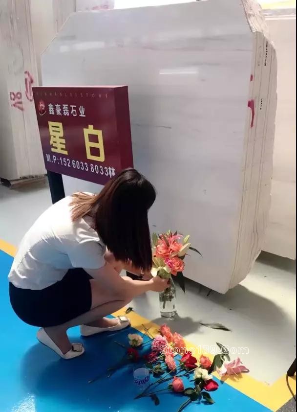石材姑娘 石材銷售 水頭大板市場業務員