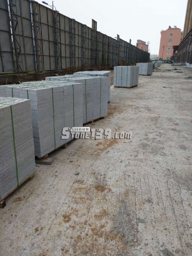 遼寧興城市名帛石材主營青山白、虎皮花、芝麻白等花崗巖產品