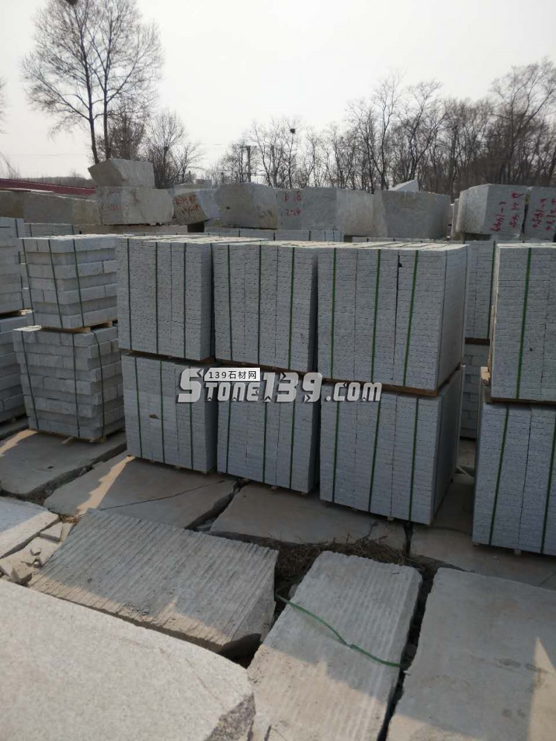 遼寧興城市名帛石材主營青山白、虎皮花、芝麻白等花崗巖產品