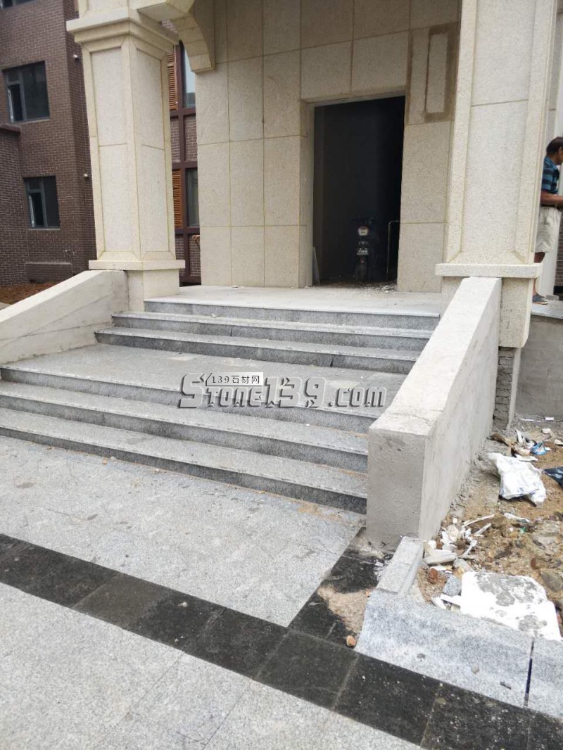 遼寧興城市名帛石材主營青山白、虎皮花、芝麻白等花崗巖產品