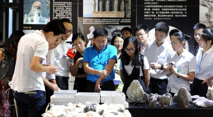 福建省旅發委、經信委相關領導實地考察水頭知名石材企業