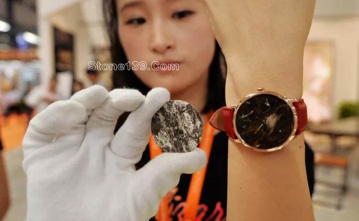 石材做得比紙薄，能彎曲還能制成手表