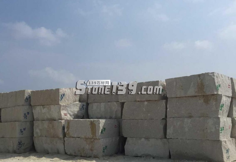 麻石(芝麻白花崗巖)荒料疊放時應注意的問題