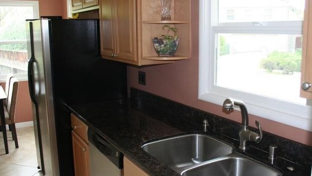 印度進(jìn)口英國(guó)棕(印度紅、黑金沙)石材