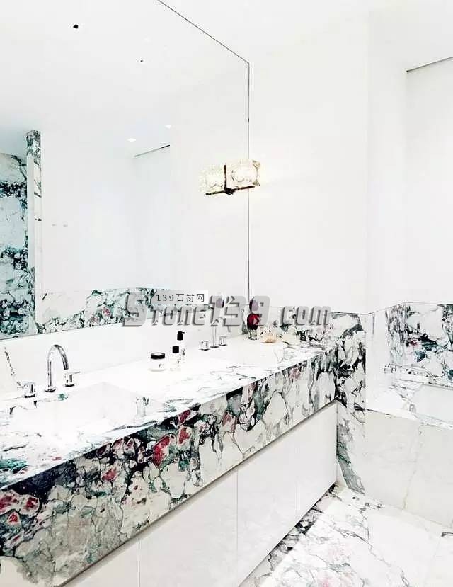 讓人眼前一亮的大理石浴室，套套都精品