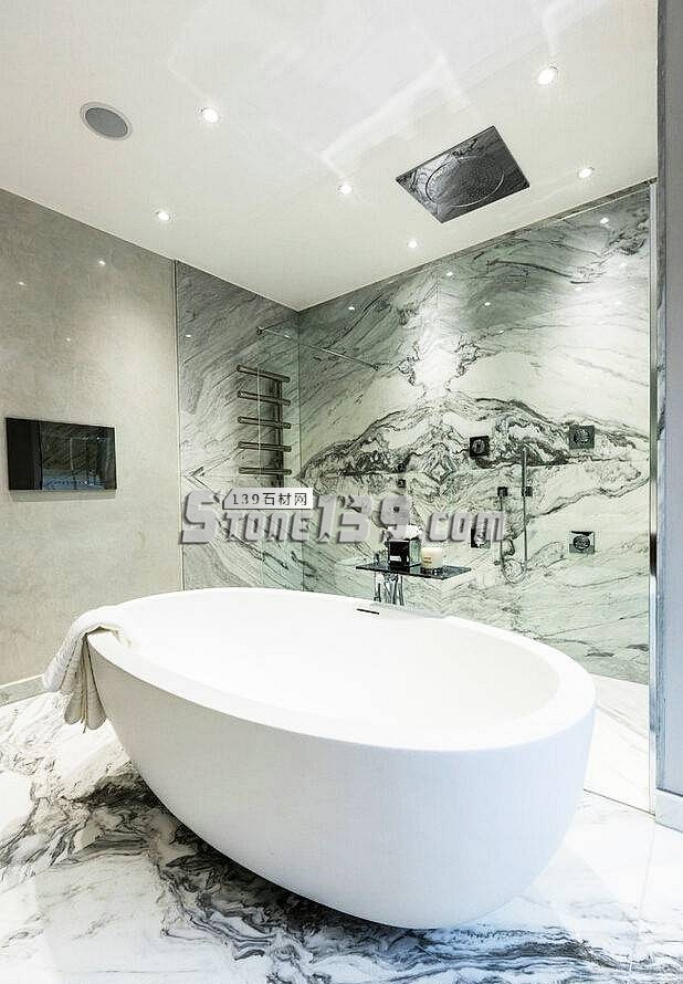 讓人眼前一亮的大理石浴室，套套都精品