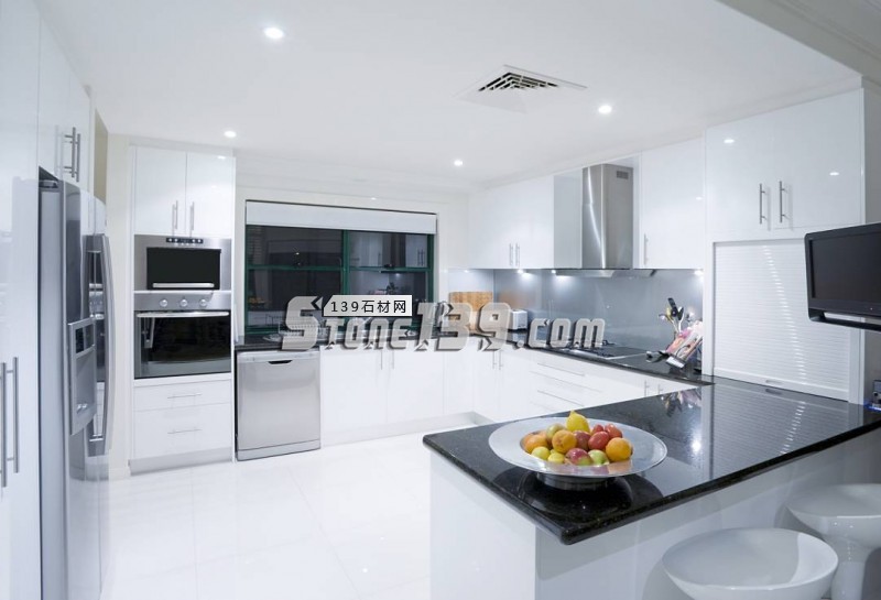 廚房美不美就看石材臺(tái)面板