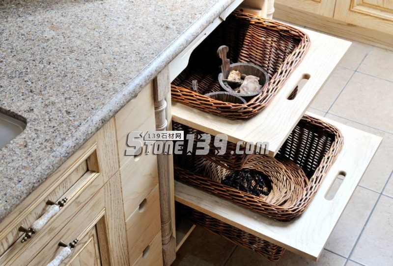 廚房美不美就看石材臺(tái)面板