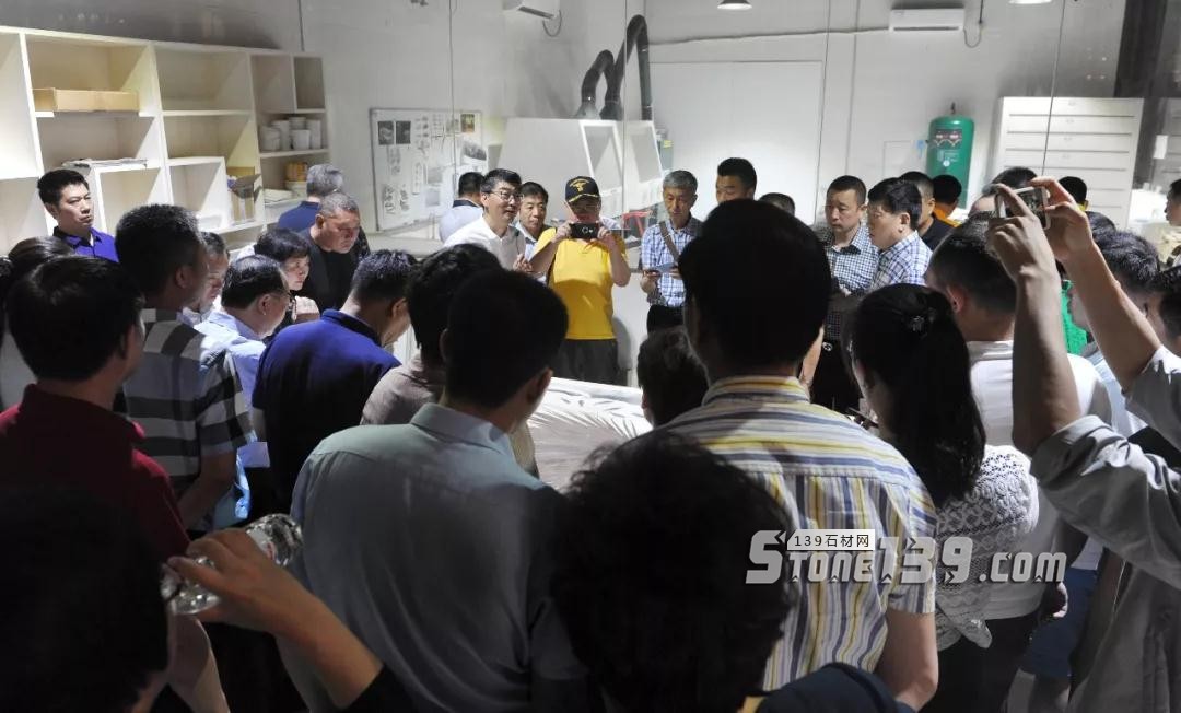 英良集團五號倉庫迎來各異地山東商會會長蒞臨參觀考察 英良集團石材五號倉庫