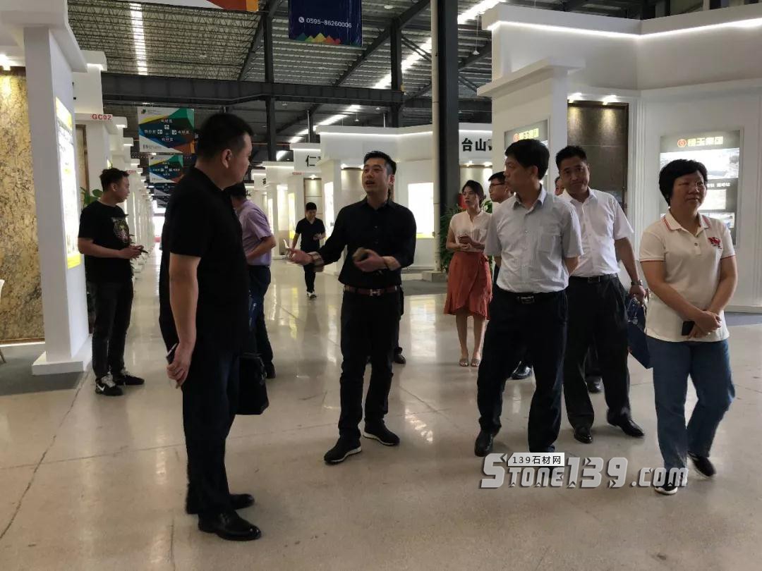 中國(guó)新興礦業(yè)考察團(tuán)到水頭考察石材產(chǎn)業(yè)情況，對(duì)接設(shè)立“石材產(chǎn)業(yè)聯(lián)盟與推廣平臺(tái)”事宜