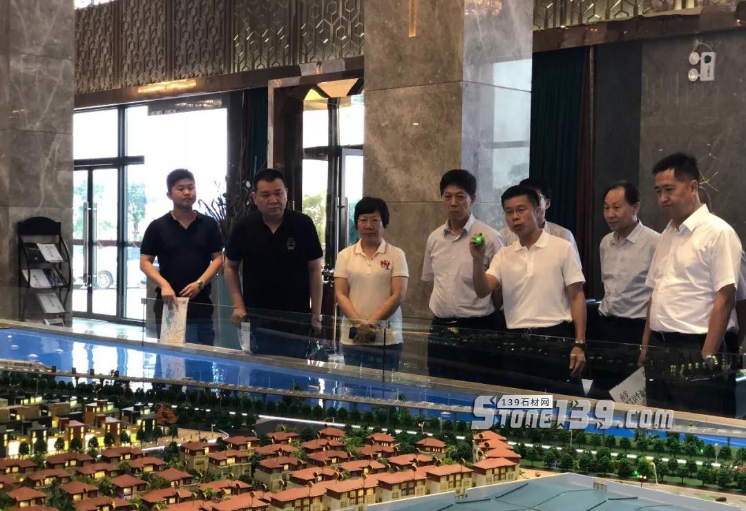 中國(guó)新興礦業(yè)考察團(tuán)到水頭考察石材產(chǎn)業(yè)情況，對(duì)接設(shè)立“石材產(chǎn)業(yè)聯(lián)盟與推廣平臺(tái)”事宜