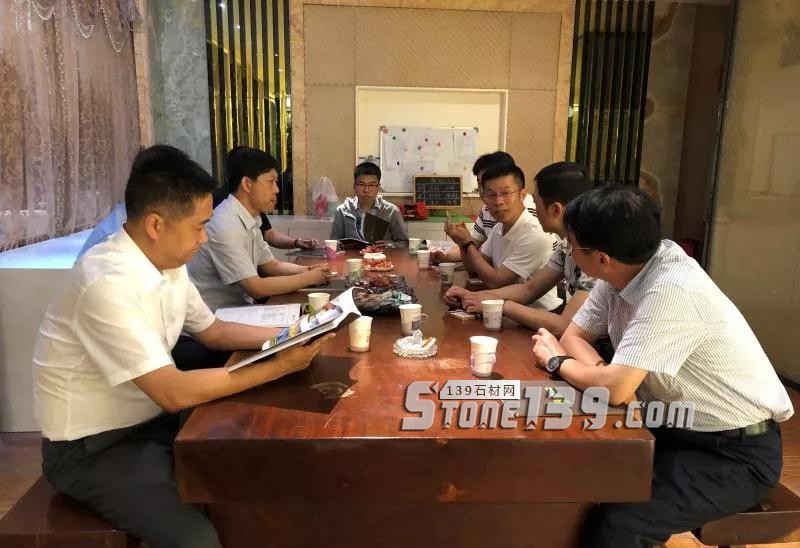 中國(guó)新興礦業(yè)考察團(tuán)到水頭考察石材產(chǎn)業(yè)情況，對(duì)接設(shè)立“石材產(chǎn)業(yè)聯(lián)盟與推廣平臺(tái)”事宜