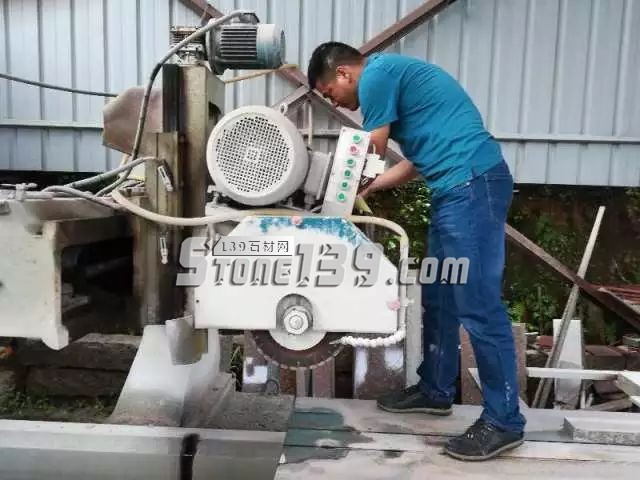 福建南安市霞美鎮依法關閉4家“三無”石材廠