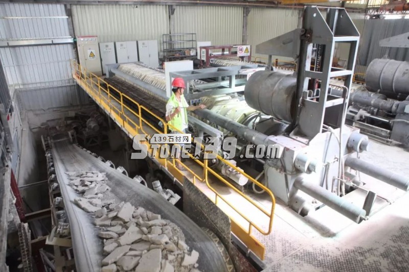 云浮市擬建14條石材廢漿廢渣處置生產線，年處置184.8萬方，產出石材渣干粉108萬噸。