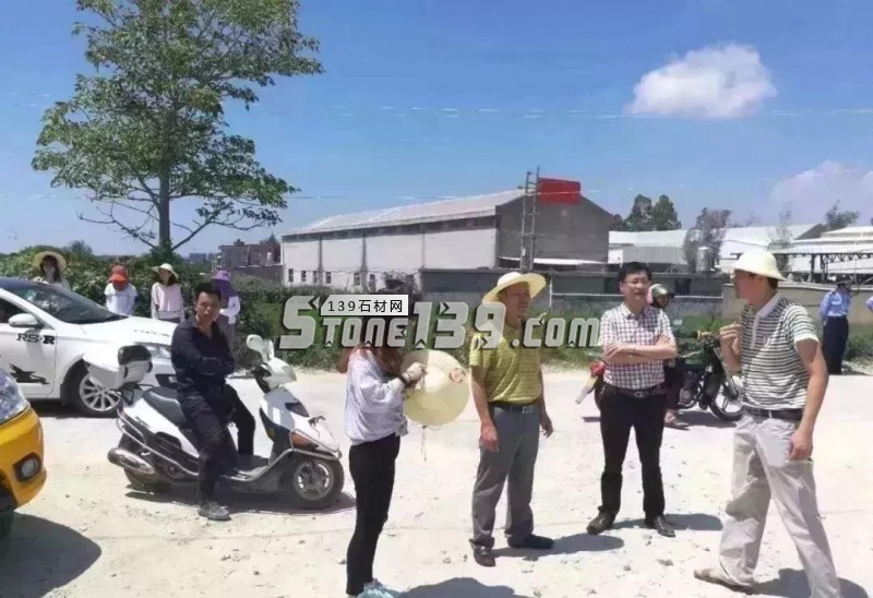 惠安東嶺鎮(zhèn)督促違建石材廠自行拆除,面積達4300平方米!