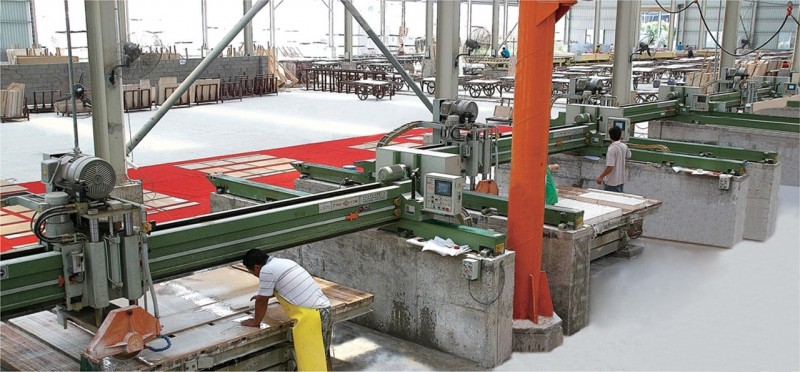 光明石材董事長黃明經(jīng)-光明終到來