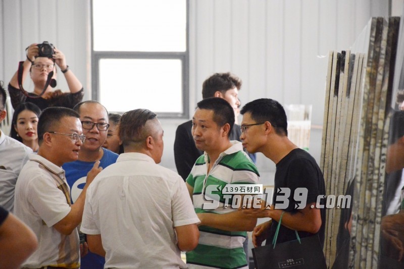 錦瀚石材·STA外貿多彩板倉正式開業