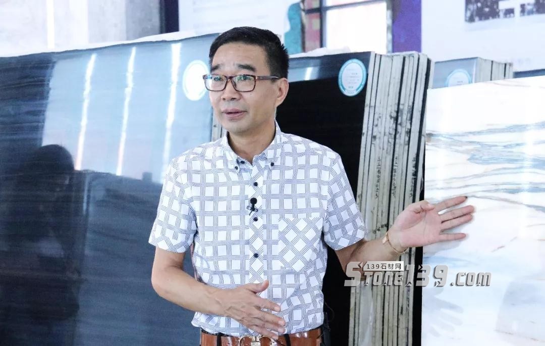 韓國KBS廣播電視臺一行蒞臨STA外貿多彩板倉拍攝報道 韓國電臺財富外貿多彩板倉現場