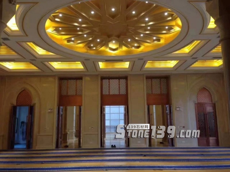 奧特曼局中局(3) | 同質化嚴重的經(jīng)營困局,致命打擊?