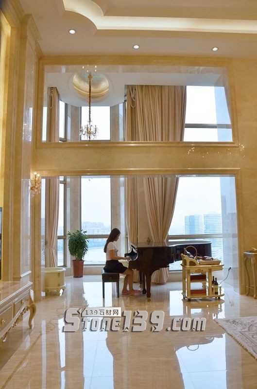 750㎡頂層復(fù)式公寓,大理石功不可沒(méi)