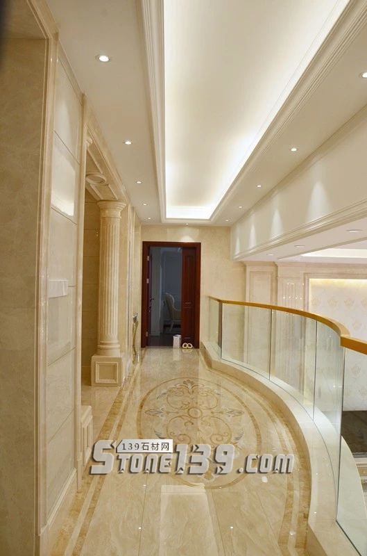 750㎡頂層復(fù)式公寓,大理石功不可沒(méi)