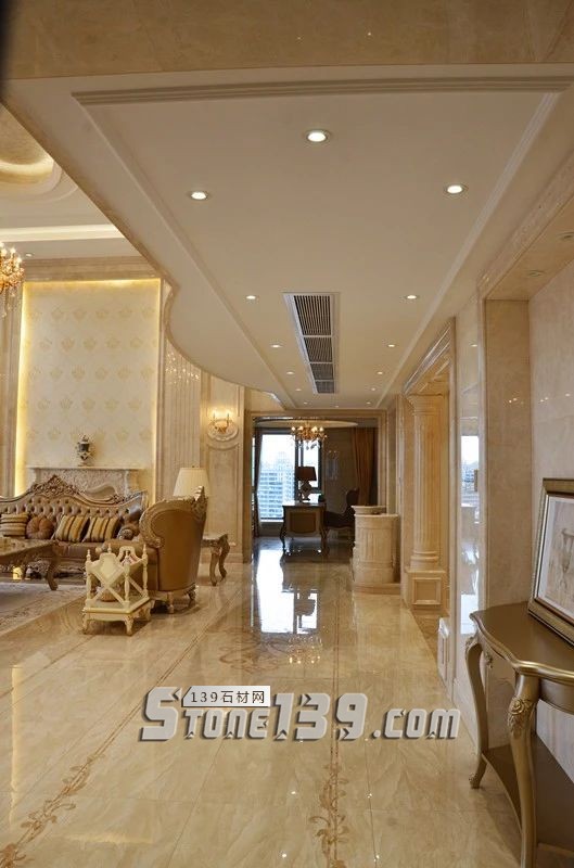 750㎡頂層復(fù)式公寓,大理石功不可沒(méi)