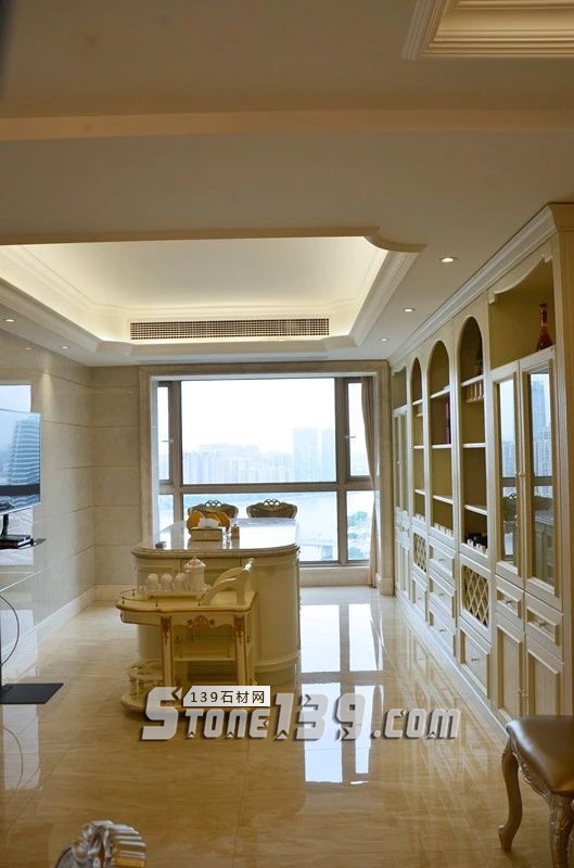 750㎡頂層復(fù)式公寓,大理石功不可沒(méi)