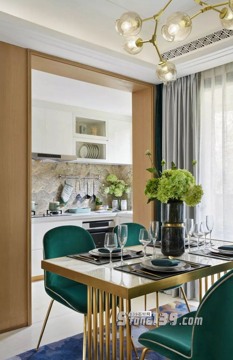 大理石與金屬搭配的裝飾 感受下自然現代風