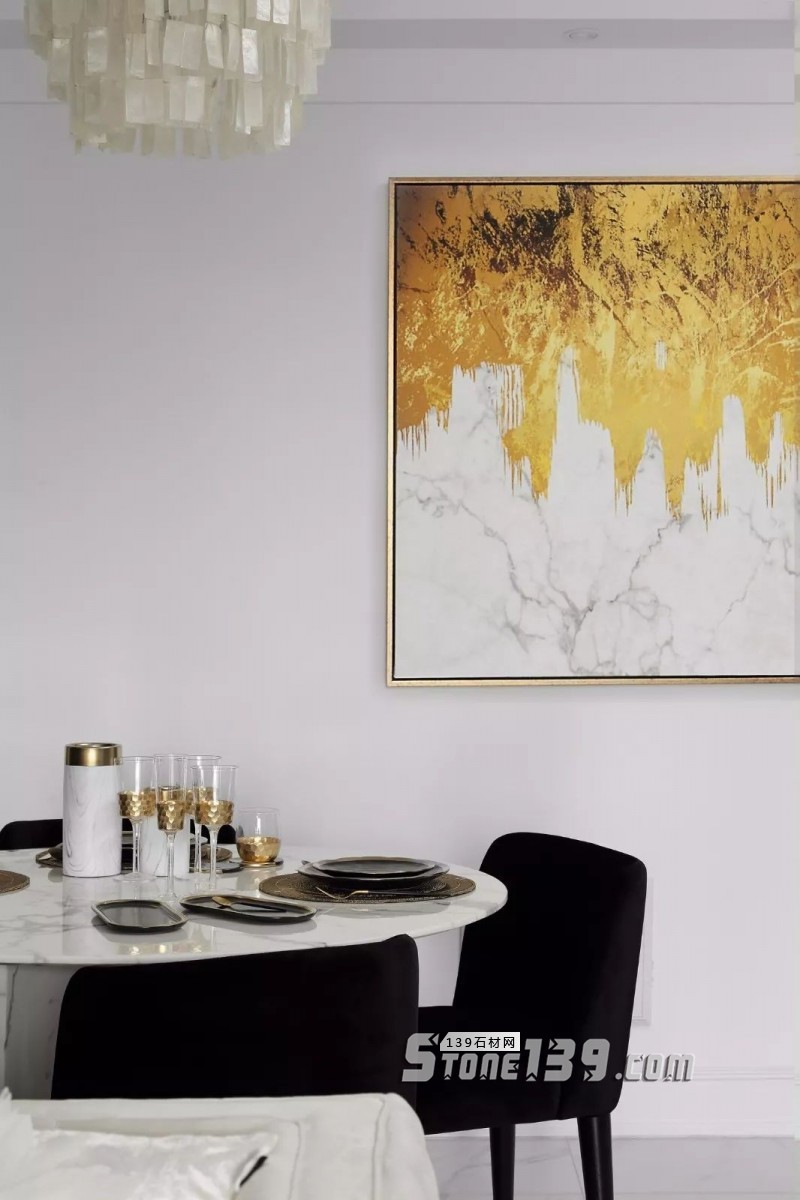 大理石與金屬搭配的裝飾 感受下自然現代風