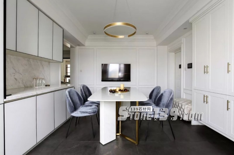 大理石與金屬搭配的裝飾 感受下自然現代風