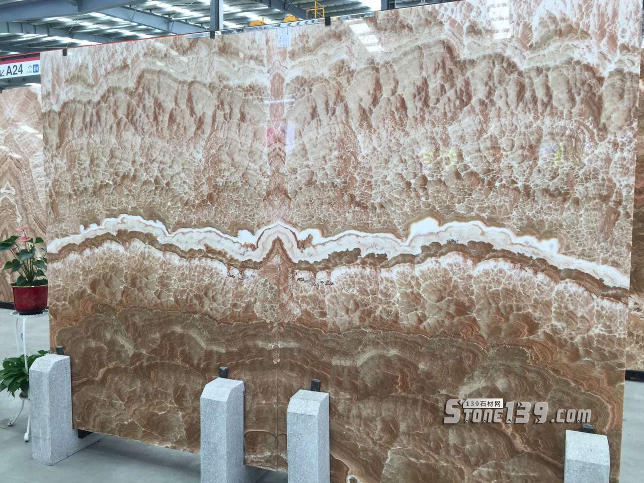 孔雀玉大理石介紹 孔雀玉透光大理石