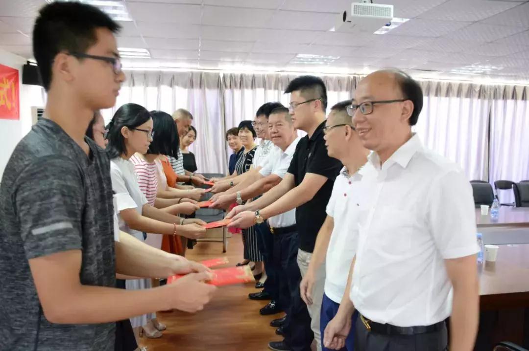 創(chuàng)首個(gè)鎮(zhèn)級(jí)商會(huì)基金,“石二代”會(huì)員230多名!南安這個(gè)商會(huì)不一般 南安市基層商會(huì)