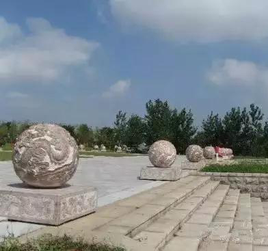 石雕龍球、圓球及浮雕