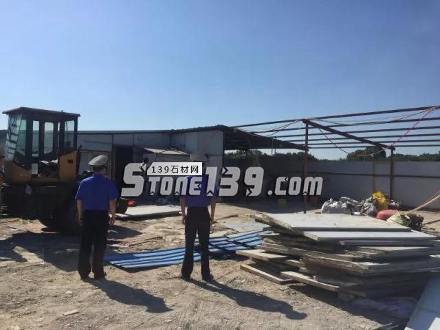 江蘇無錫市濱湖區進行聯合整治行動,關停20余家石材加工企業 江蘇無錫市石材企業關閉現場