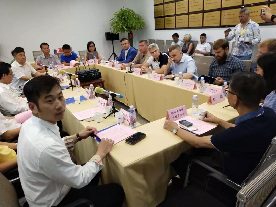 俄羅斯聯邦卡累利阿自治共和國代表團訪問福建水頭花崗巖采集平臺