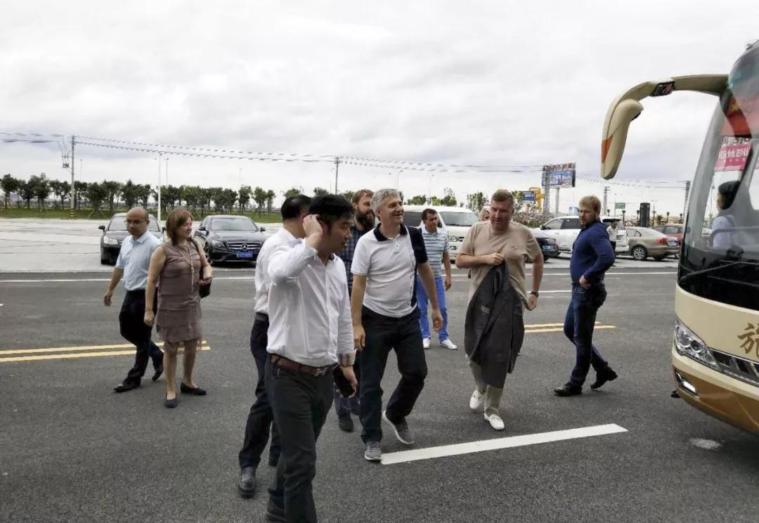 俄羅斯聯邦卡累利阿自治共和國代表團訪問福建水頭花崗巖采集平臺