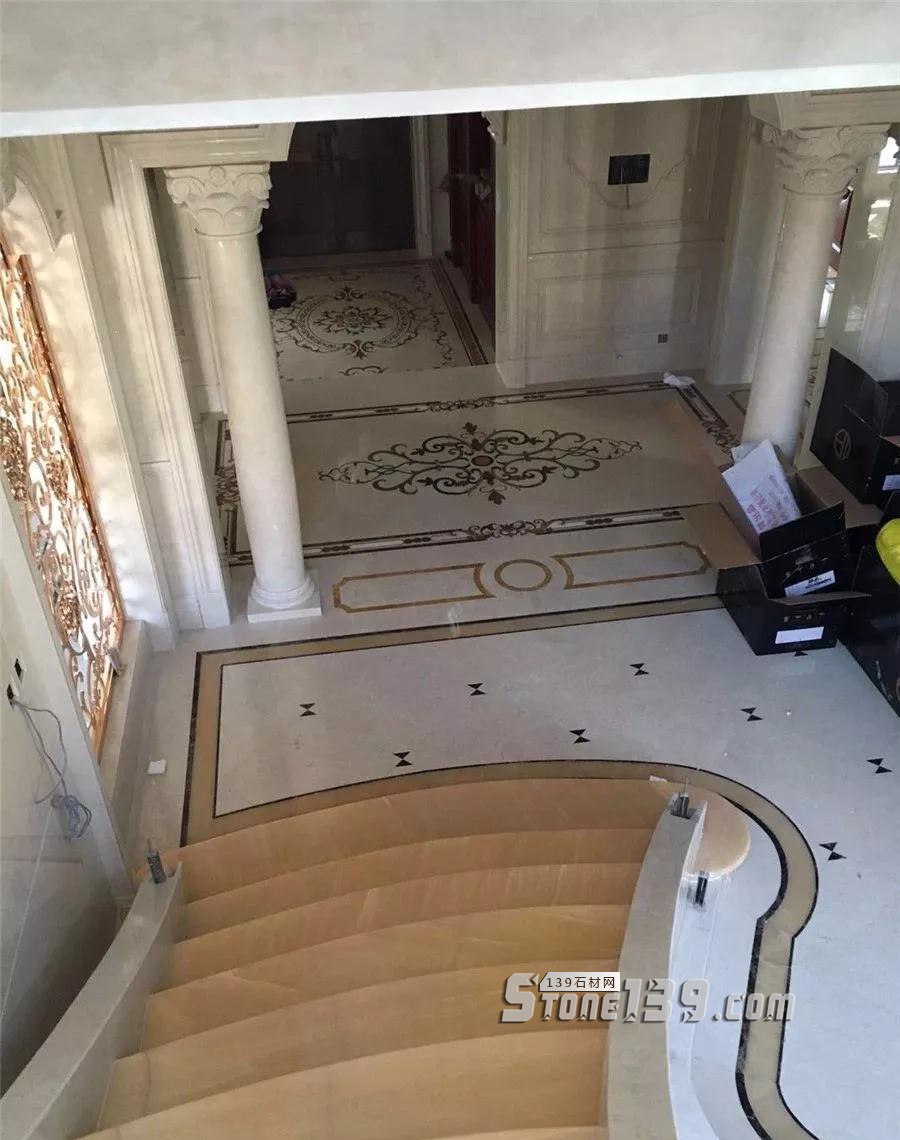 旋轉樓梯用石材裝飾的裝修施工現(xiàn)場 為什么旋轉樓梯一定要用石材?