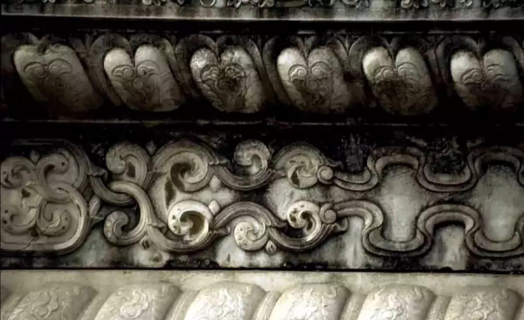 古老的石雕裝飾-皇家雕塑，歷史見證石頭上的滄桑和溫度