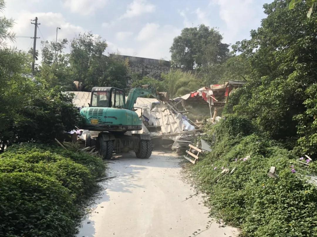 福建水頭鎮繼續取締“三無”石材企業 決不放松 水頭鎮繼續取締“三無”石材企業現場