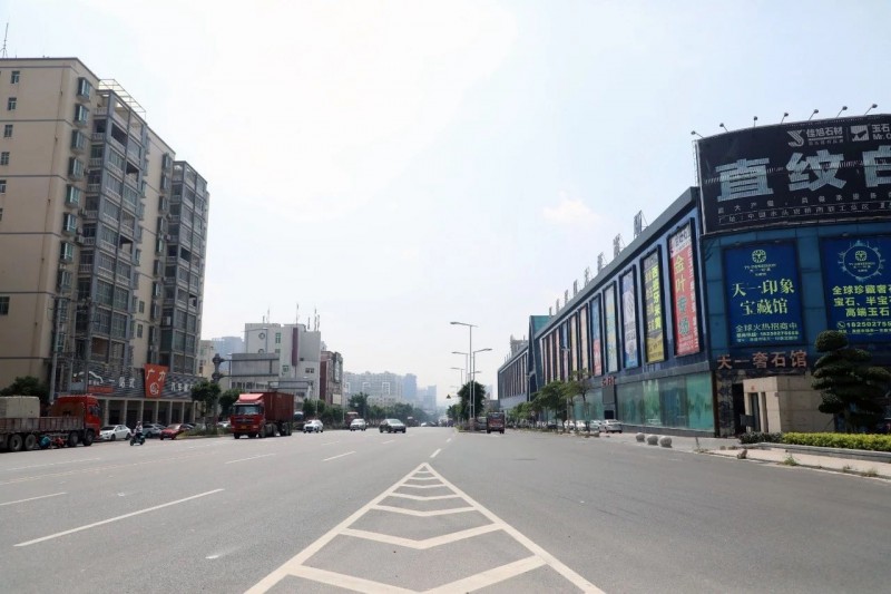 中國石材基地“福建水頭”路邊違規廣告牌整治行動